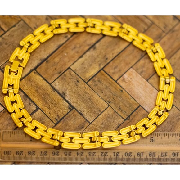 16 inch, Vintage Geometric Maze Links Unique Gold Tone Choker Necklace - H36 - Picture 3 of 3